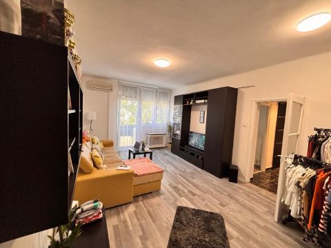 Eladó Lakás 5000 Szolnok 5000 Szolnok, Buszpályaudvar