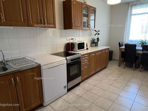 Eladó Lakás 1089 Budapest 8. kerület , Újszerű - 2 szobás lakás a belváros szívében