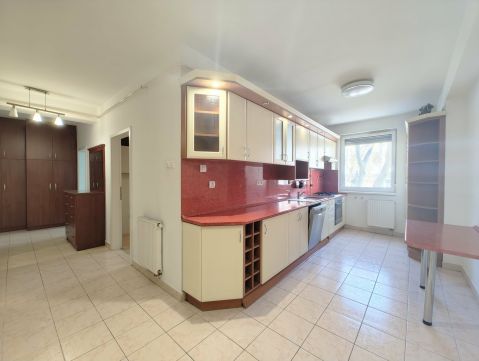 Eladó Lakás 4400 Nyíregyháza , BELVÁROS