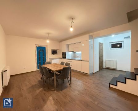 Eladó Lakás 1201 Budapest 20. kerület Felújított,azonnal költözhető,gk beálló,udvar 3-as lakás