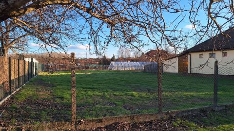 Eladó Telek 2367 Újhartyán , Kiváló adottságú telek Újhartyán frekventált részén!!