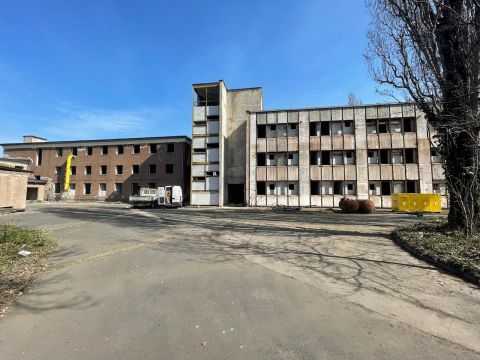 Eladó Ipari 2400 Dunaújváros , Ipari megoldások 3 szinten a DAK közelében