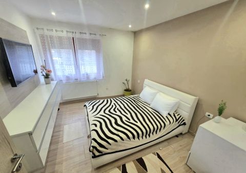 Eladó Ház 2721 Pilis Családi ház!Nagy telek! Jó környék!