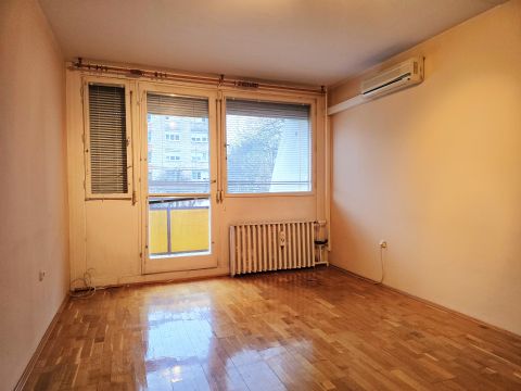 Eladó Lakás 7632 Pécs Kertvárosban csendes 3 szobás fsz-i lakás