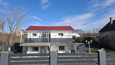 Eladó Ház 2135 Csörög 