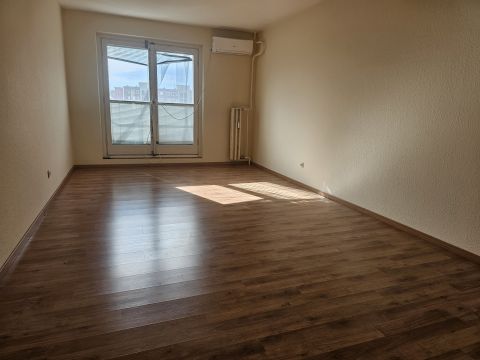 Eladó Lakás 1039 Budapest 3. kerület Békásmegyer Duna felőli oldalán panorámás lakás