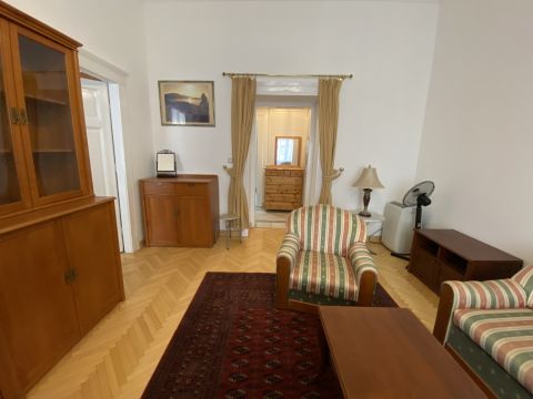 Kiadó Lakás 1052 Budapest 5. kerület 