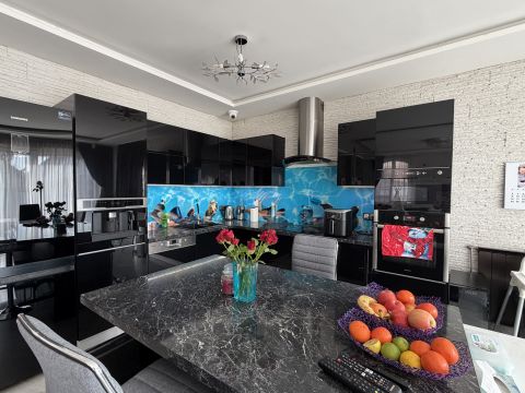 Eladó Ház 1039 Budapest 3. kerület Csillaghegy - Pünkösdfürdő strandhoz közeli részén!