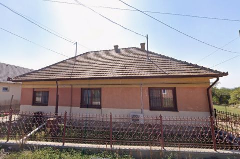 Eladó Ház 2113 Erdőkertes 