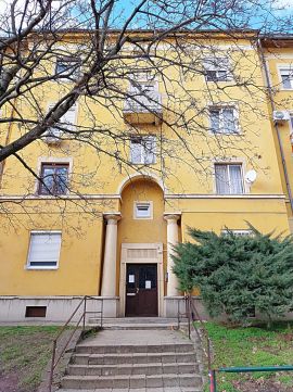 Eladó Lakás 2800 Tatabánya , Vároközponthoz közel, tégla építésű