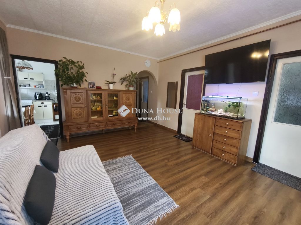 7020 Dunaföldvár , Dunaföldváron- rendezett családi házas övezetben, 2 lakásos (80 m2 / lakás), családi ház eladó! — 1/29