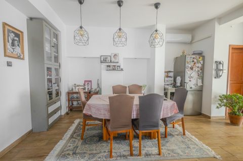 Eladó Ház 1046 Budapest 4. kerület UTE atlétika stadionnal felújított ház