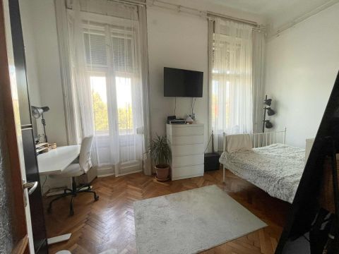 Eladó Lakás 1067 Budapest 6. kerület Erkélyes Nagypolgári lakás a VI. kerületben