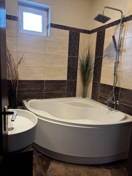 Eladó Ház 4211 Ebes Ebes új építésű részén, aszfaltozott utcában családi ház 