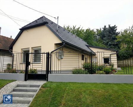 Eladó Ház 2541 Lábatlan  