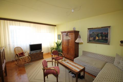 Eladó Lakás 6000 Kecskemét Belvárosi 2 szobás, erkélyes lakás