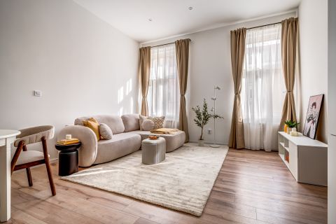 Eladó Lakás 1132 Budapest 13. kerület , ÚJLIPÓTVÁROS - Radnóti utca sarkánál napos, 3 szobás OTTHON