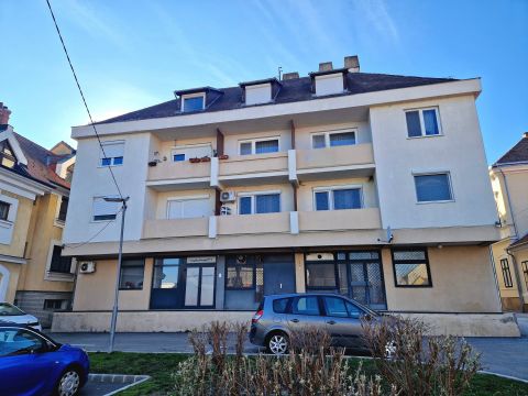 Eladó Lakás 8360 Keszthely 