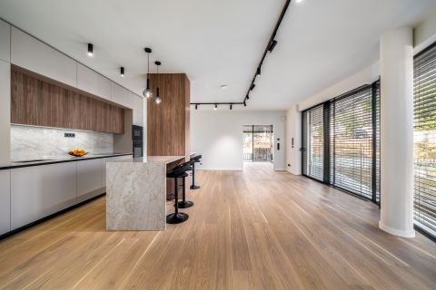 Eladó Lakás 1121 Budapest 12. kerület  XII. Széchenyi hegyen nappali + 3 hálós LUXUS LAKÁS!