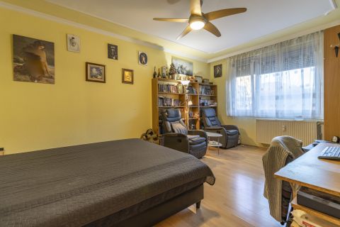 Eladó Lakás 8000 Székesfehérvár 