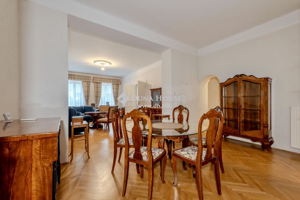 1054 Budapest 5. kerület — 1/10
