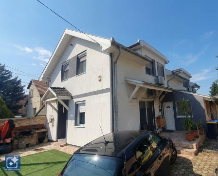 Eladó Ház 1185 Budapest 18. kerület Ganztelepen utcafronti Kétszintes Családi ikerház 