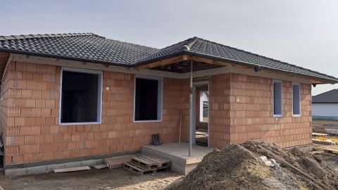 Eladó Ház 2335 Taksony , Kert utca 