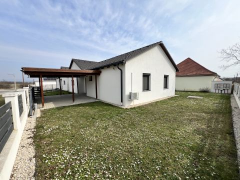 Eladó Ház 8200 Veszprém 