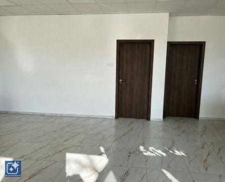 Eladó Üzlethelyiség 6000 Kecskemét , FULL felújított és jól parkolással bíró üzlethelyiség