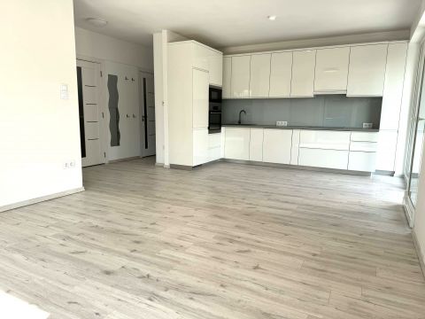 Eladó Lakás 1031 Budapest 3. kerület , A Római parti Piac közelében