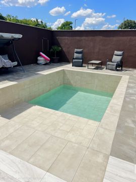 Eladó Ház 7630 Pécs , Felújított-MEDENCÉS családi ház tágas műhellyel