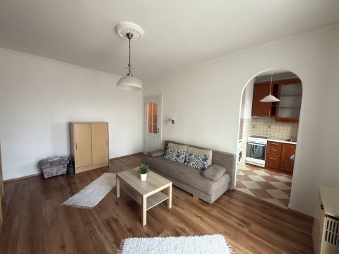 Eladó Lakás 1107 Budapest 10. kerület , Kiváló közlekedéssel, jó állapotú garzonlakás