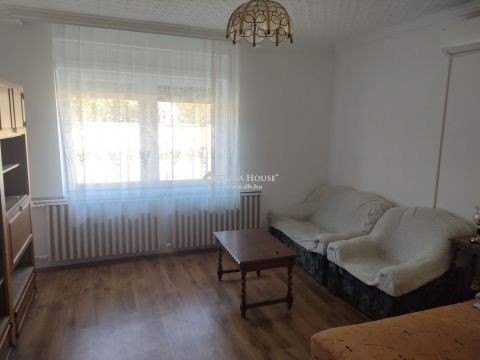 Kiadó Ház 6000 Kecskemét Kertvárosi Iskola mellett 