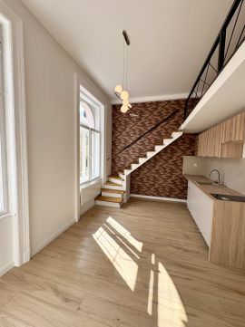 Eladó Lakás 1077 Budapest 7. kerület , Eladó garzon lakás a Klauzál tér szomszédságában!