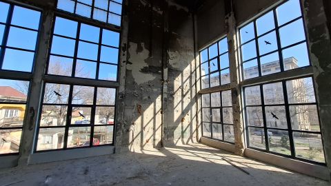 Eladó Ipari 5000 Szolnok 