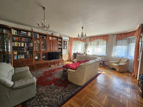 Eladó Ház 1188 Budapest 18. kerület , Önálló családi ház, garázzsal, csendes utcában