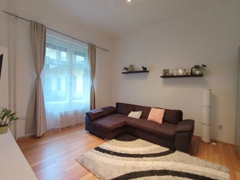 Kiadó Lakás 1054 Budapest 5. kerület 