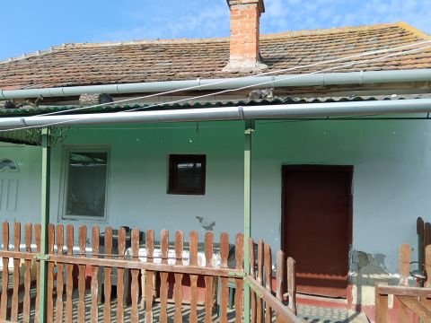 Eladó Ház 2700 Cegléd 