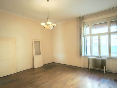 Eladó Lakás 9021 Győr , Győr Belvárosában 1 emeleti téglalakás eladó!