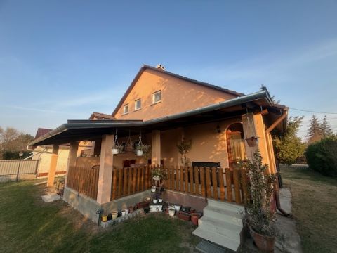 Eladó Ház 2376 Hernád 