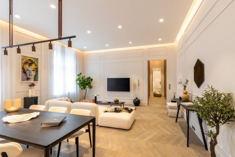 Eladó Lakás 1061 Budapest 6. kerület 