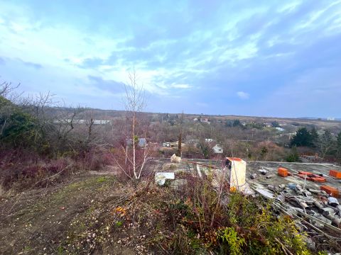 Eladó Telek 2045 Törökbálint , aszfaltozott út, víz, villany, csatorna telken belül