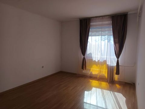 Eladó Lakás 7940 Szentlőrinc , Szentlőrinc