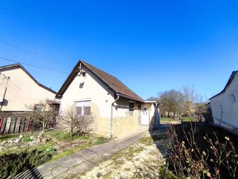 Eladó Ház 7200 Dombóvár , Báthori utca