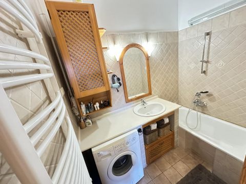 Eladó Lakás 6000 Kecskemét Villanegyedben, gyönyörű állapotú, 90 nm-es 3szobás lakás