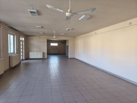 Eladó Üzlethelyiség 3170 Szécsény , Szécsény,Kossuth út közelében