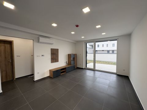 Kiadó Lakás 9061 Vámosszabadi 