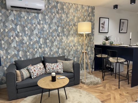 Eladó Lakás 1067 Budapest 6. kerület 