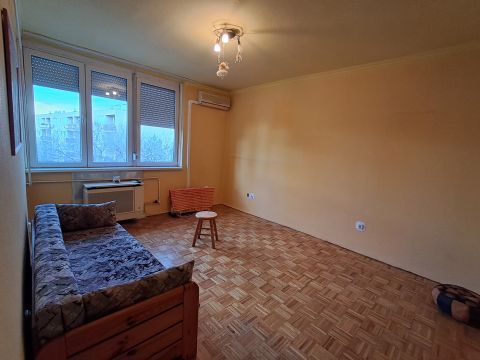 Eladó Lakás 5000 Szolnok 