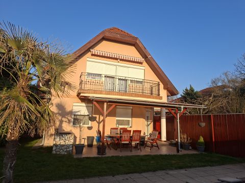 Eladó Ház 2142 Nagytarcsa , Vadrózsa u 10